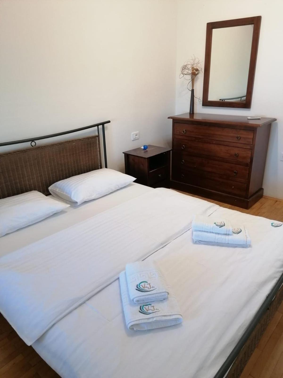 Julia Apartament *